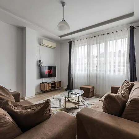 Rama 5 & Balcony טיראנה